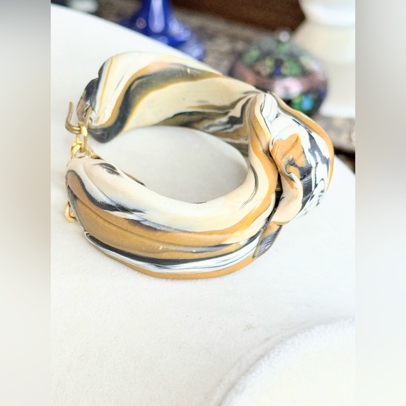 Vintage Tiger’s Eye Stone Bracelet Marbled Resin Hinged Cuff Gold Tone Chain - Picture 7 of 8